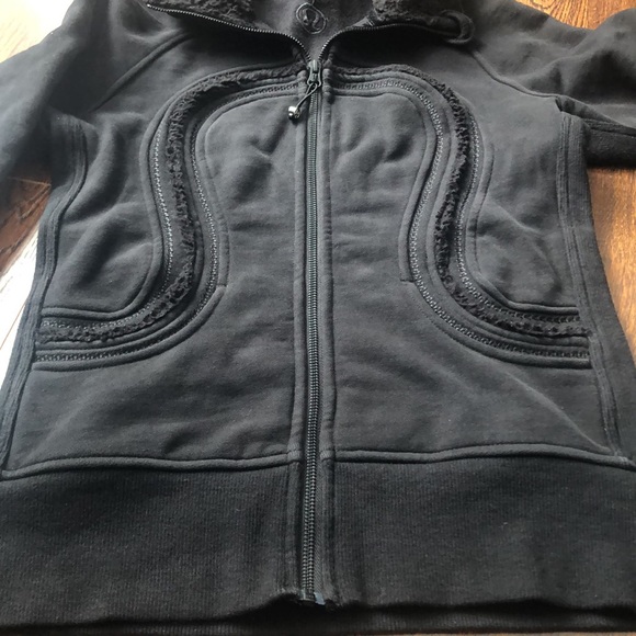 Lululemon Scuba Style Zip up Sweatshirt (without hood)!!! - Picture 3 of 6